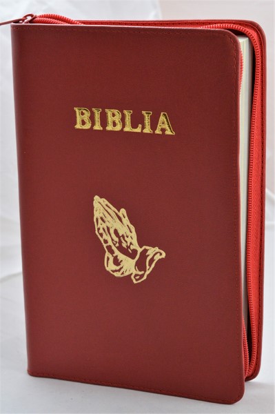 Biblia NTR (Noua Traducere), coperta piele, rosie, simbol maini in ruga, fermoar, argintata - editia 3 revizuita Biblia NTR (Noua Traducere), coperta piele, rosie, simbol maini in ruga, fermoar, argintata - editia 3 revizuita