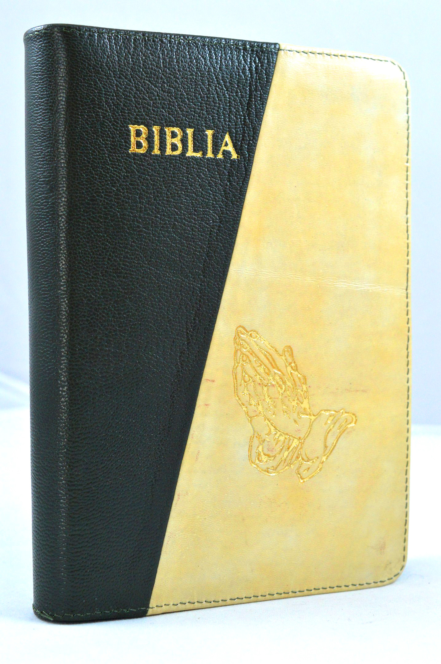 Biblia din piele, marime medie, verde inchis / bej, fermoar, simbol maini in ruga, cuv. lui Isus cu rosu [053]