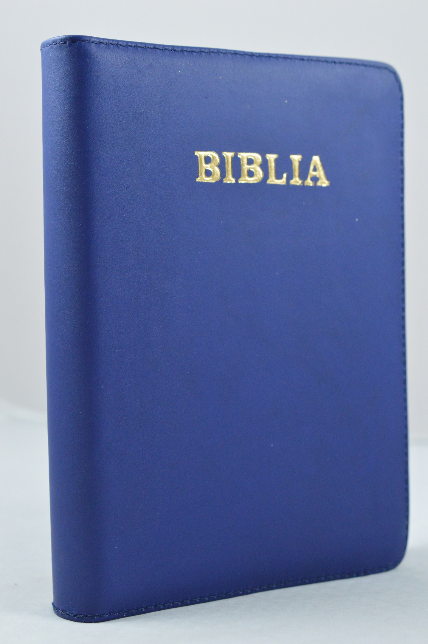 Biblia din piele, medie,indigo, fermoar, aurita, cuv. lui Isus cu rosu [052]