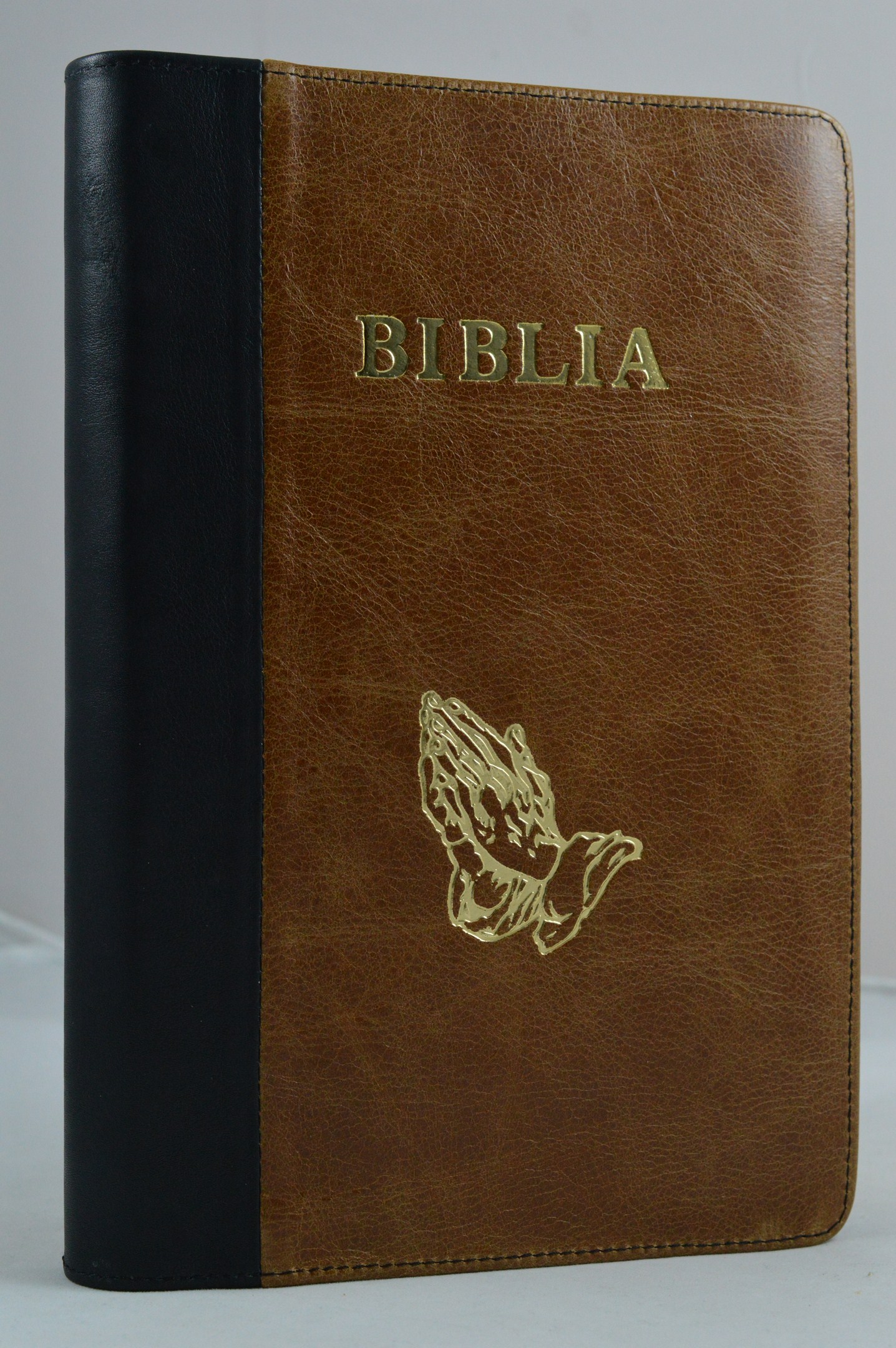 Biblia mare, coperta piele, culoare negru cu maro, fermoar, simbol maini [VS 073 PF]