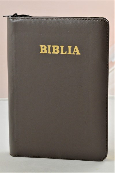 Biblia din piele, medie, culoare maro inchis, fermoar, margini aurii, cuv. lui Isus cu rosu [052]