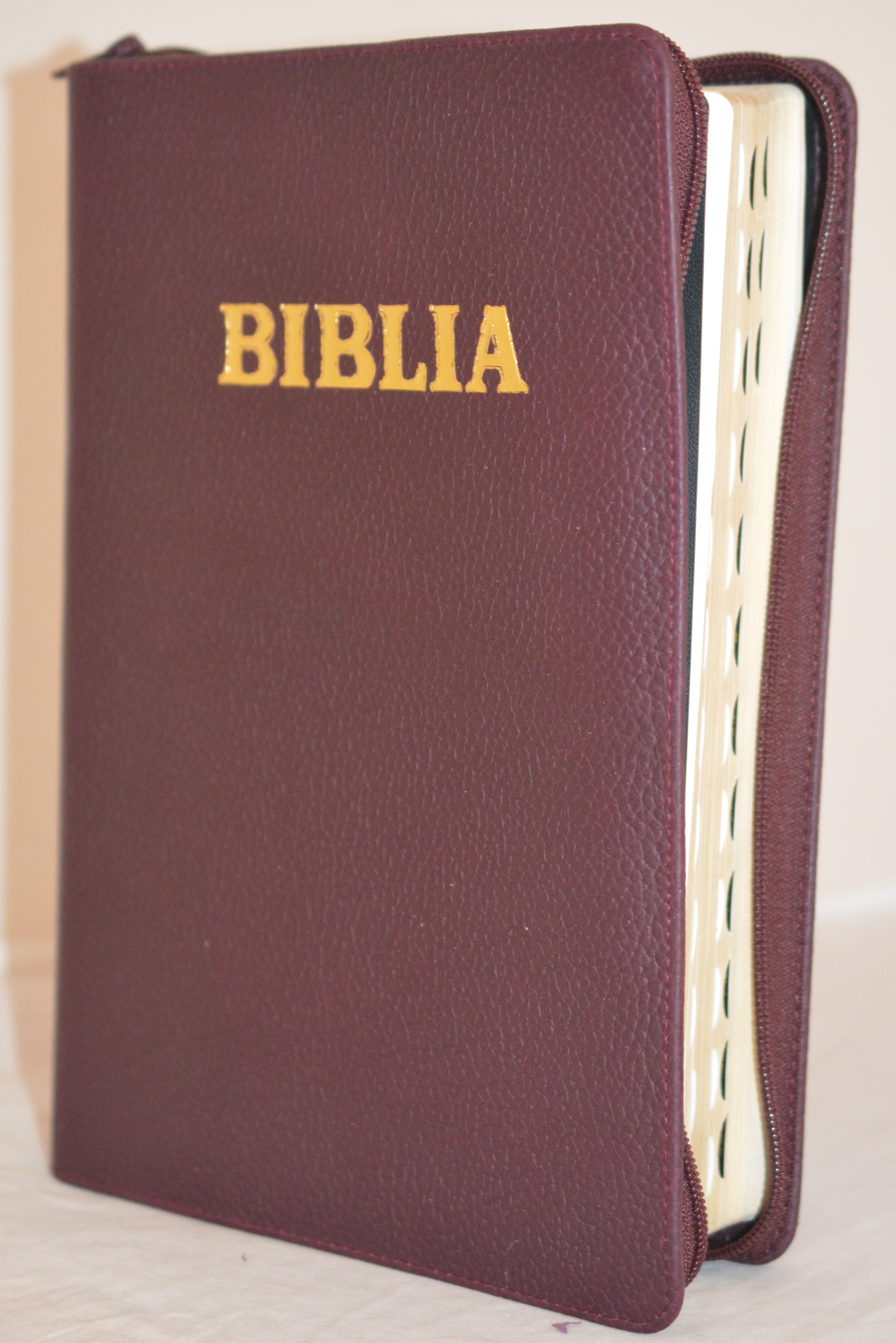 Biblia cu concordanta, foarte mare, scris foarte mare, piele, visiniu inchis, fermoar, index, simbol - simpla, cuv. lui Isus in rosu [083 PFI]