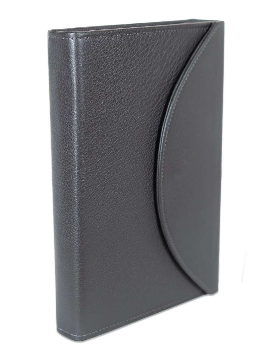 Biblie mare, piele, gri, clapeta cu capsa, index, margini argintii, cuv. Isus cu rosu + inel pentru pix [MAR 073 PCI]