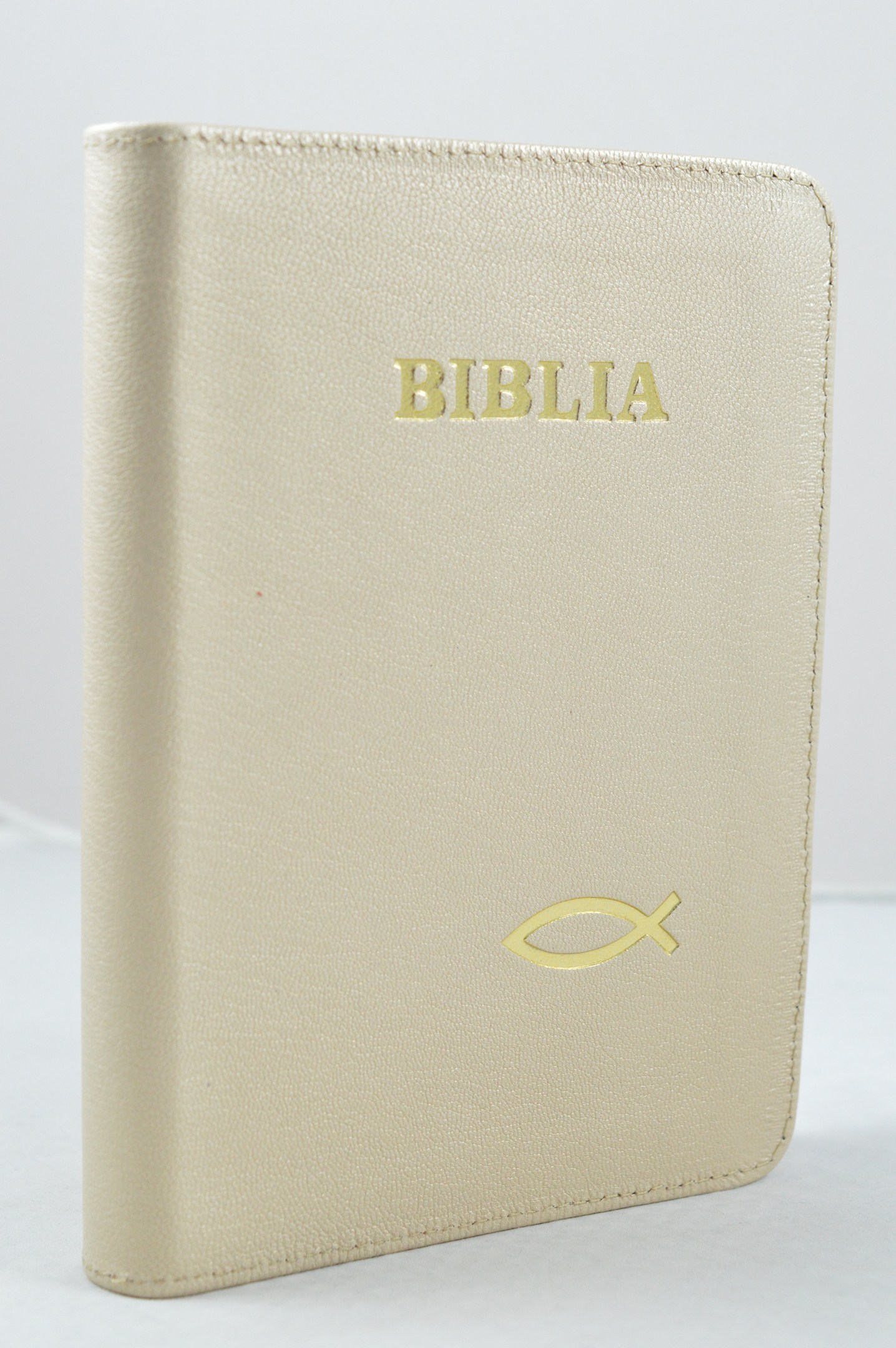 Biblia din piele, marime medie,  bej, fermoar, aurita, simbol peste, 4 harti color [SI 052]