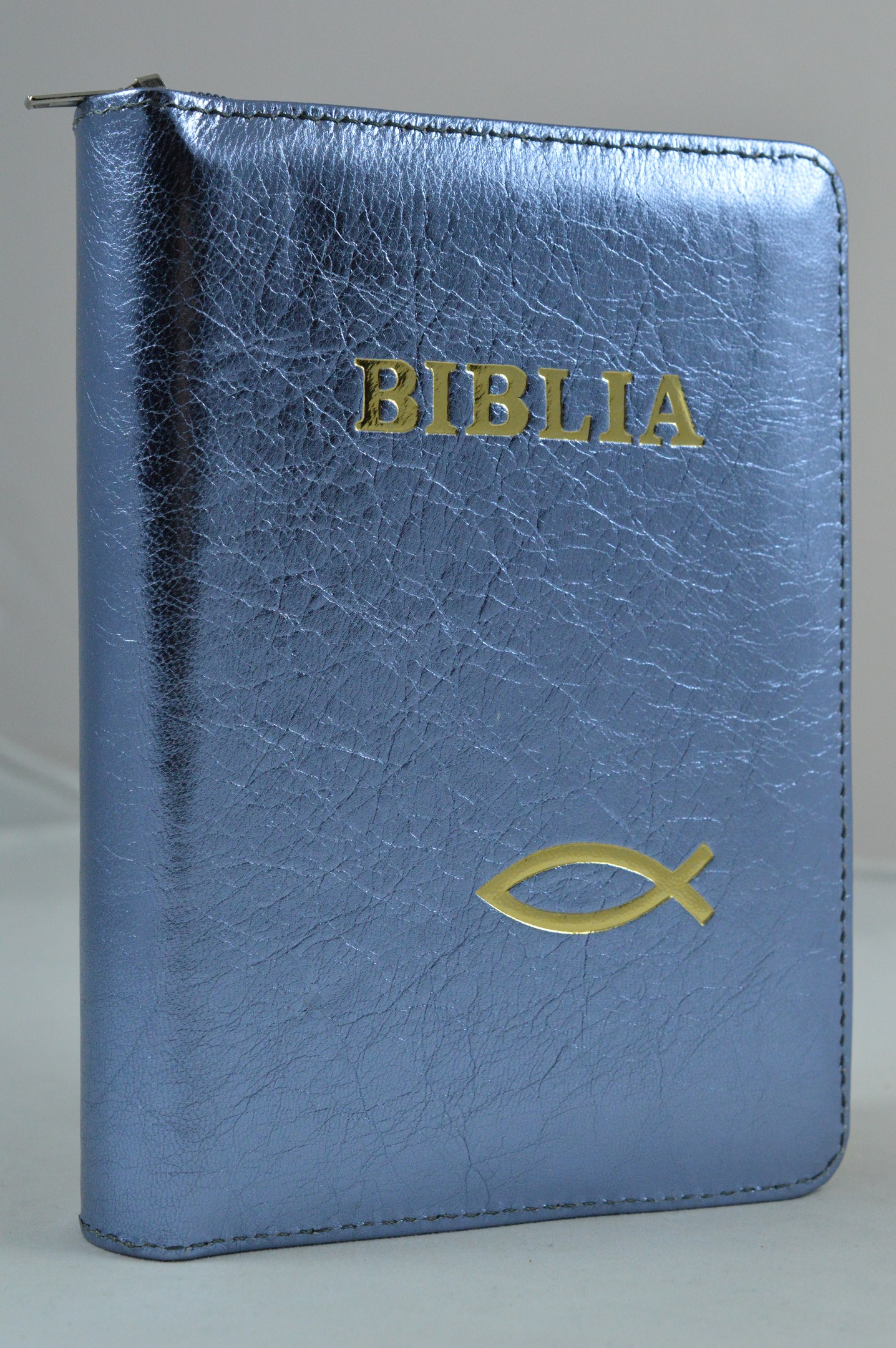 Biblie din piele, mica,gri-albastrui sidefat cu peste, fermoar, aurita, cuv. lui Isus in rosu [043 A]