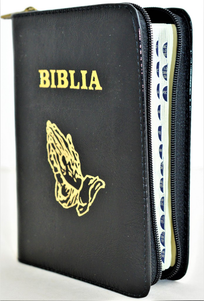 Biblia format mic, din piele, culoare negru lacuit, index, fermoar, margini argintii, simbolul maini in ruga, cuv. lui Isus in rosu [047 PFI]