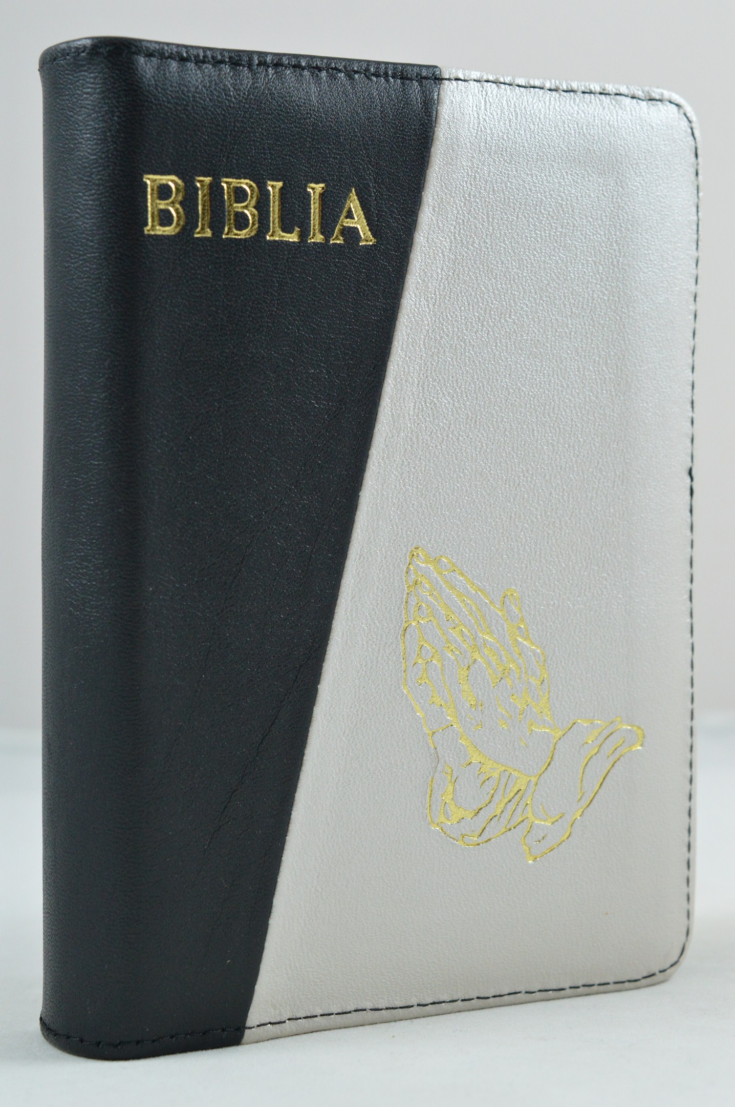 Biblie din piele, mica,negru cu ivory sidefat si cu maini, fermoar, aurita, cuv. lui Isus in rosu [043 A]