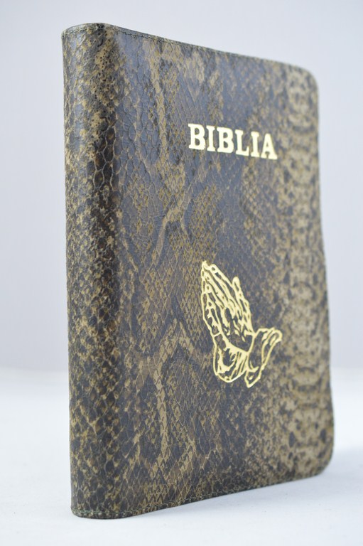Biblia din piele, marime medie, maro deschis, imprimeu piele sarpe, fermoar, margini aurii, cu maini, cuv. lui Isus cu rosu [052]