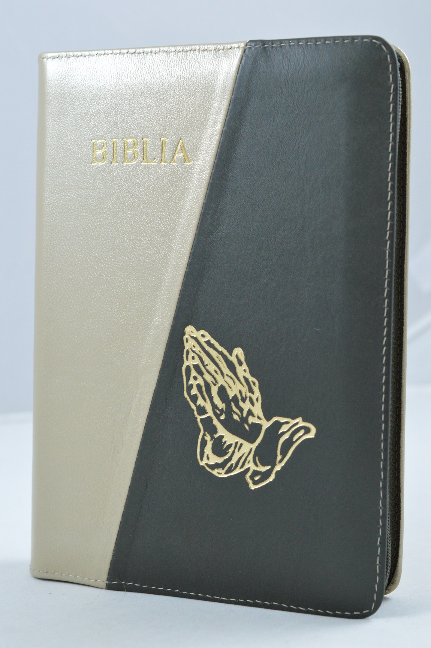 Biblia din piele, medie, crem / verde inchis, fermoar, aurita, cu maini gravate, cuv. lui Isus cu rosu [052]