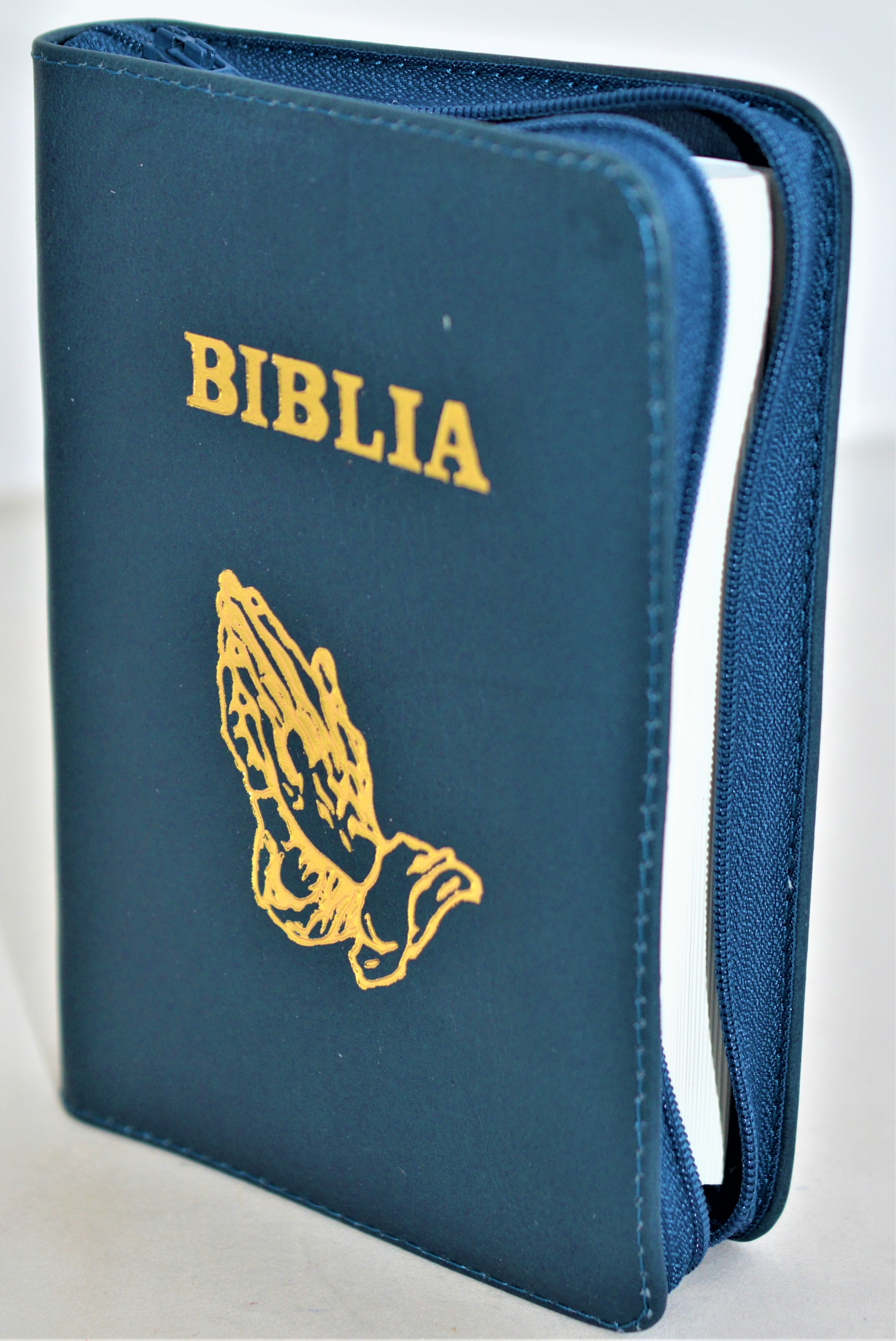 Biblie din piele, mica, culoare albastra vernil, fermoar, margini albe, simbolul maini in ruga, cuv. lui Isus in rosu [043 PF]