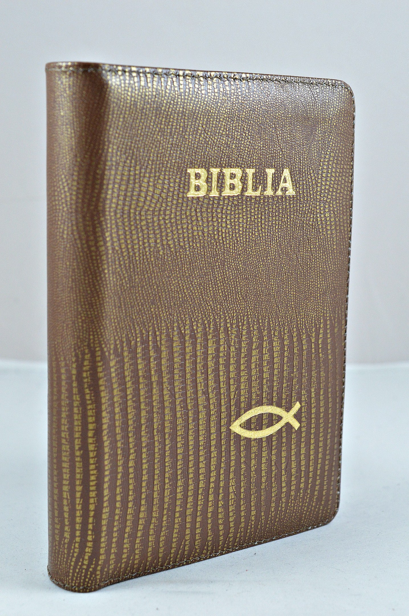 Biblia din piele, medie, maronie cu model , fermoar, aurita, simbol peste, cuv. lui Isus cu rosu [052]