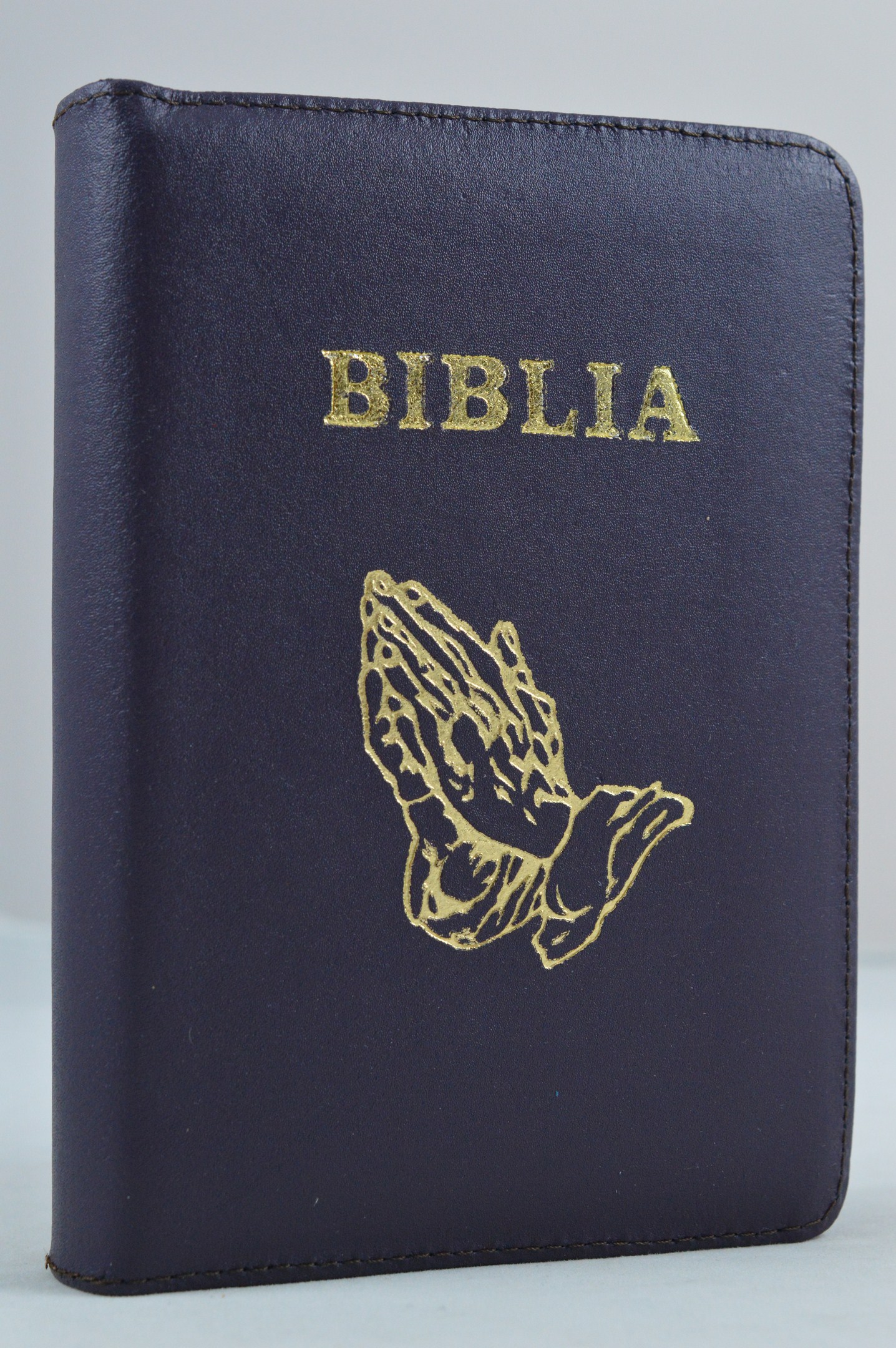 Biblie din piele, mica,mov inchis cu maini, fermoar, aurita, cuv. lui Isus in rosu [043 A]