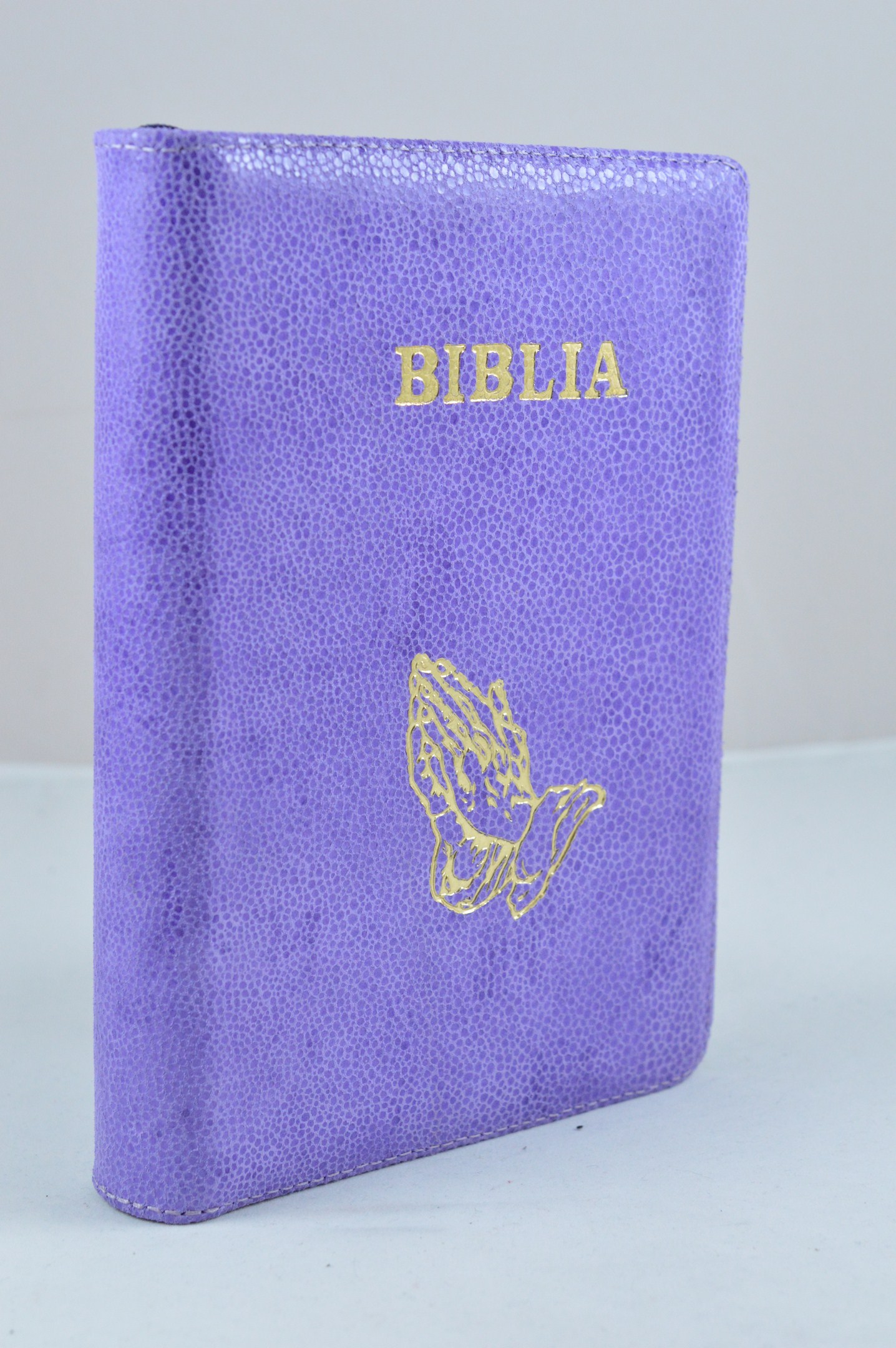 Biblia din piele, medie, mov cu model , fermoar, aurita, simbol  maini in rugaciune, cuv. lui Isus cu rosu [052]