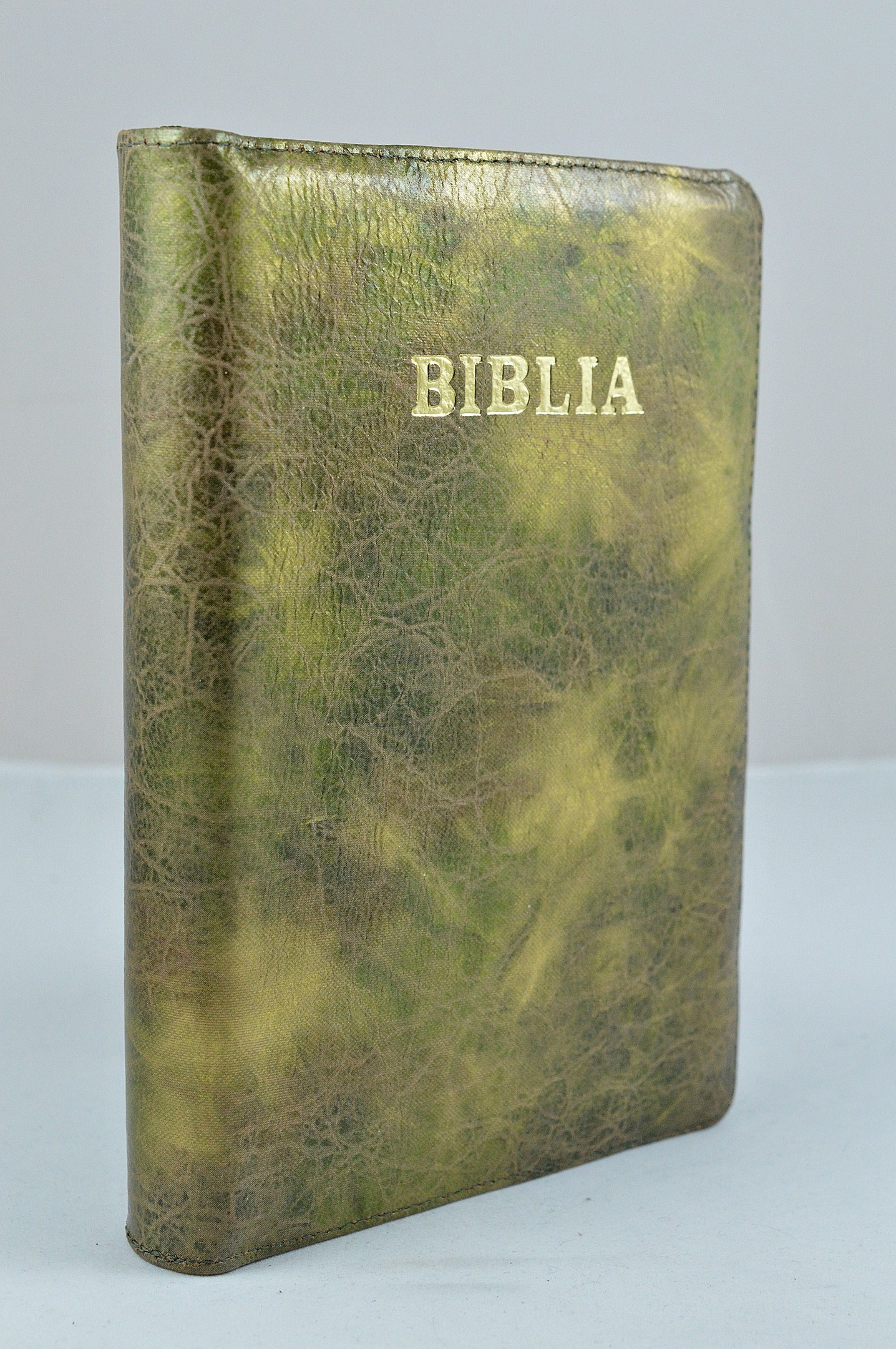 Biblia din piele, medie, verde cu model , fermoar, aurita, cuv. lui Isus cu rosu [052]