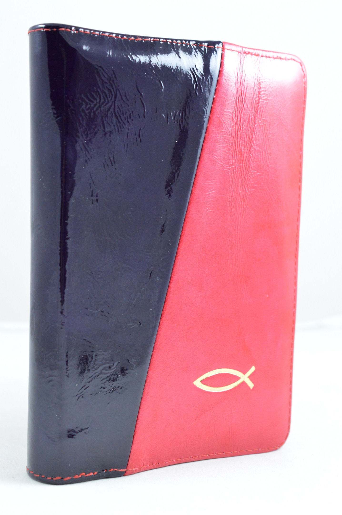 Biblia din piele, marime medie,lac bleomaren-roz, fermoar, simbol  peste, cuv. lui Isus cu rosu [053]