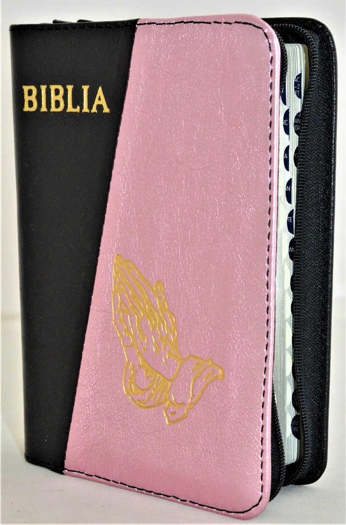 Biblia format mic, din piele, culoare negru / roz sidefat, index, fermoar, margini argintii,simbolul maini in ruga, cuv. lui Isus in rosu [047 PFI]