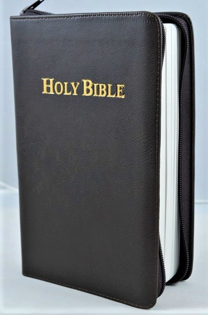 Biblia in limba engleza - Holy Bible, King James Version, piele, maro, fermoar Biblia in limba engleza - Holy Bible, King James Version, piele, maro, fermoar