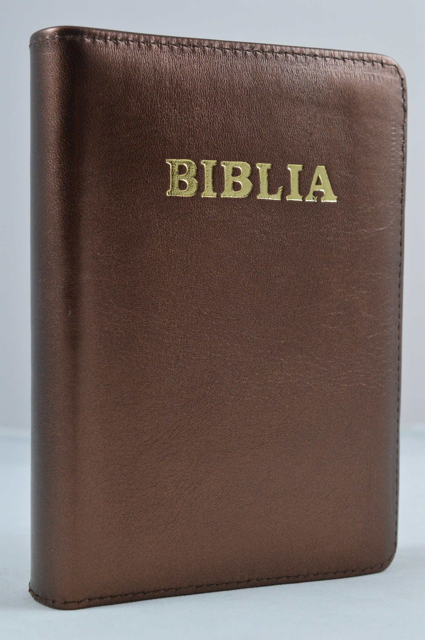 Biblie din piele, mica,maro sidefat, fermoar, aurita, cuv. lui Isus in rosu [043 A]