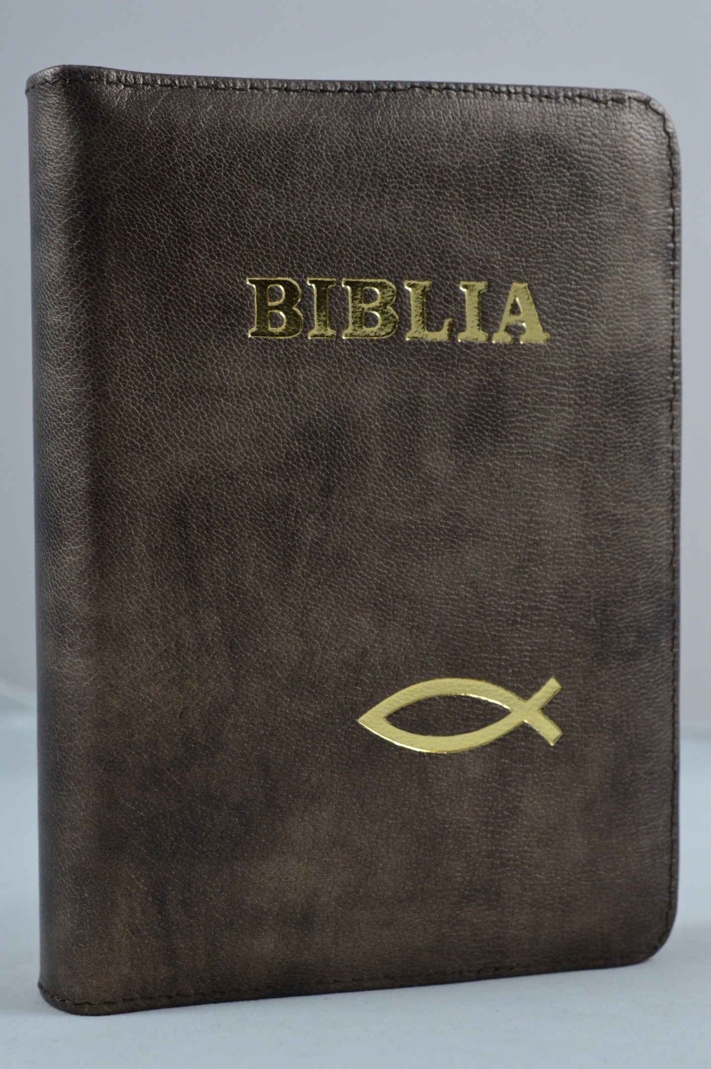 Biblie din piele, mica,nuante de maro cu peste, fermoar, aurita, cuv. lui Isus in rosu [043 A]