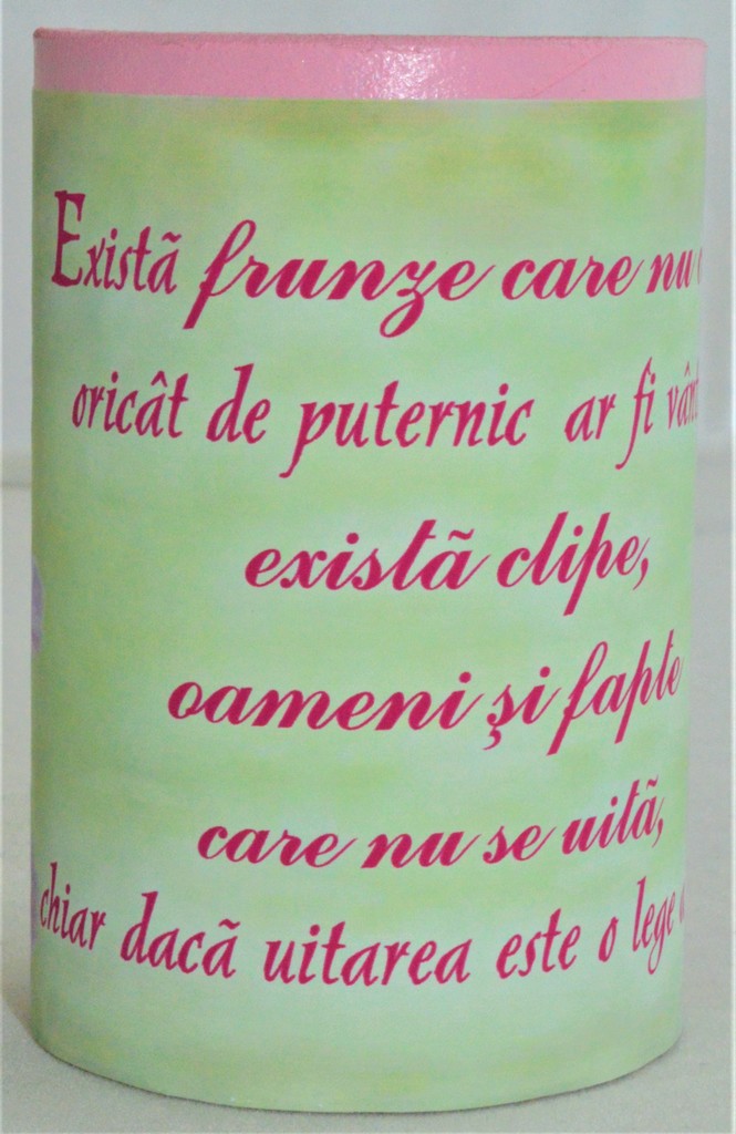 Suport creioane - Exista frunze care nu cad Suport creioane - Exista frunze care nu cad