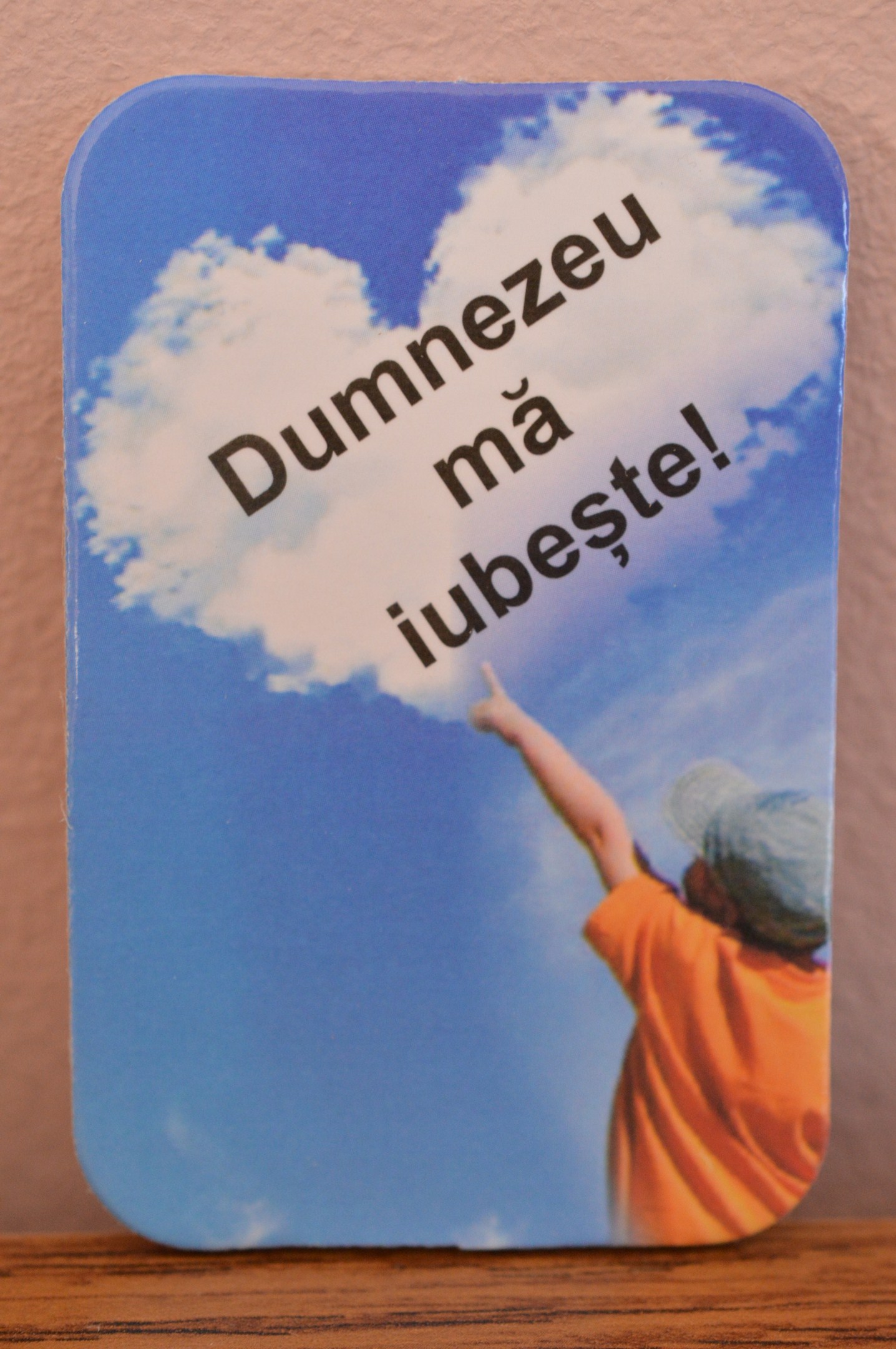 Magnet de frigider: Dumnezeu ma iubeste! Magnet de frigider: Dumnezeu ma iubeste!