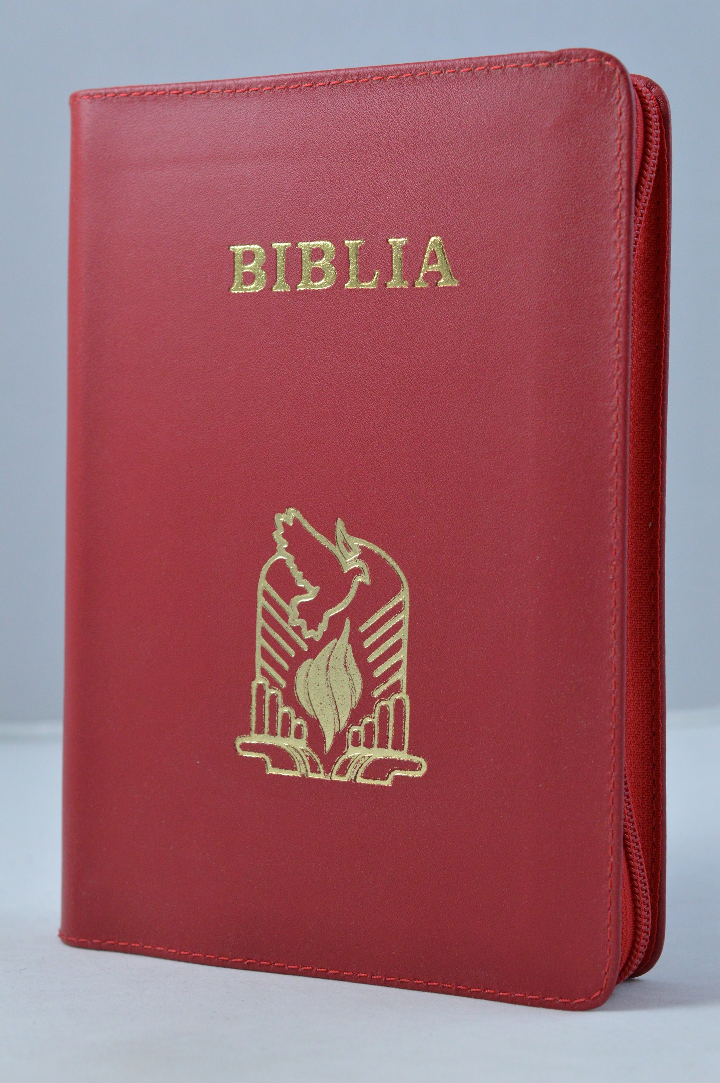 Biblia din piele, marime medie, culoare rosie, cu simbol porumbel, cuv. lui Isus cu rosu [053]