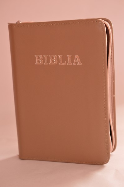 Biblia format mic, din piele, culoare nuanta maro, index, fermoar, margini argintii, cuv. lui Isus in rosu [047 PFI]