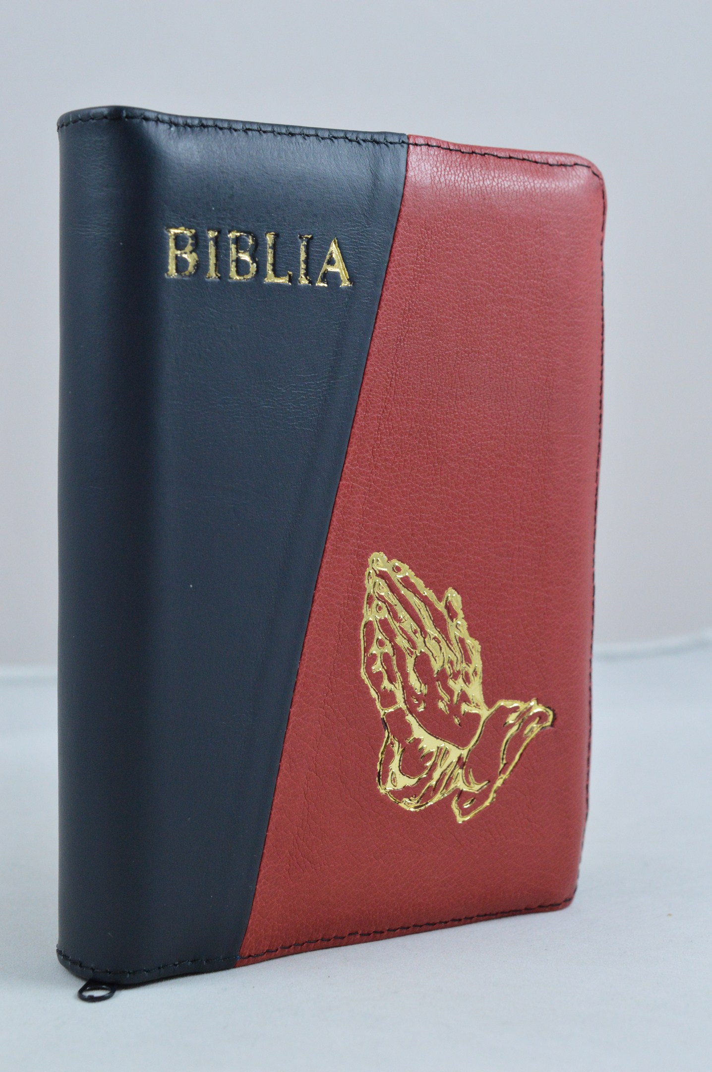 Biblie din piele, mica,bleumarin cu rosu si cu maini, fermoar, aurita, index,  cuv. lui Isus in rosu si index [047 pfi]