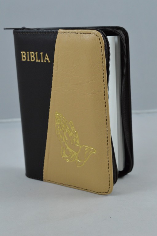 Biblie din piele, mica, negru/maro deschis, fermoar, margini albe, simbolul maini in ruga, cuv. lui Isus in rosu [043 PF]
