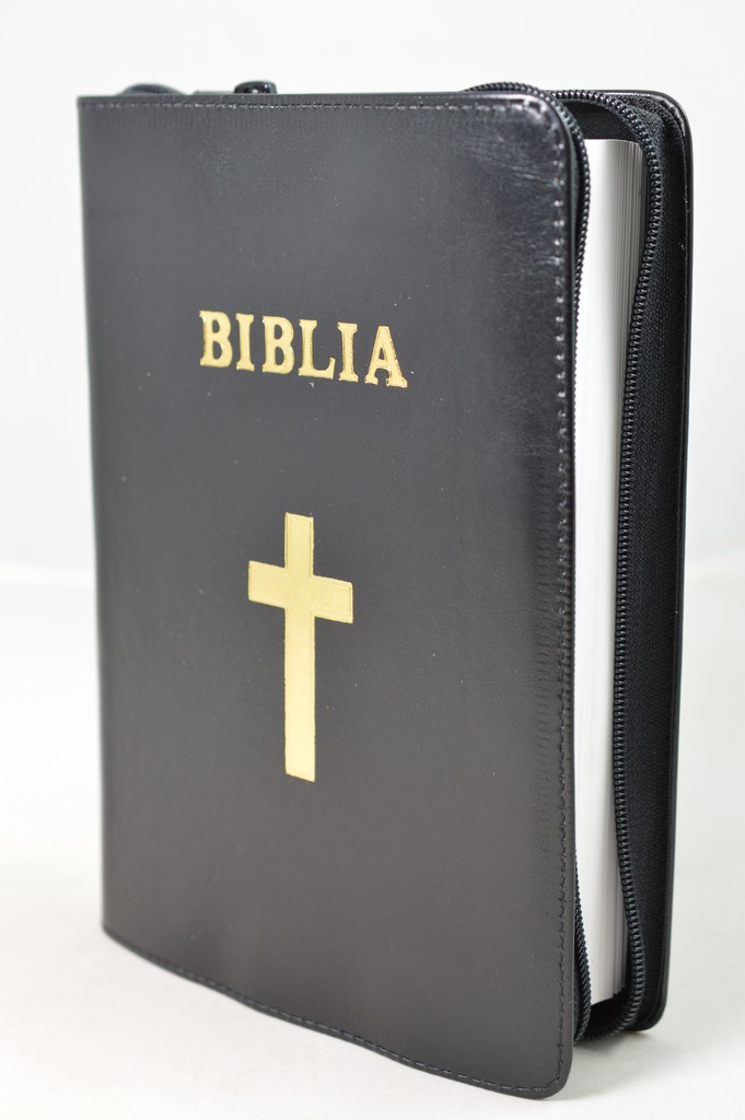 Biblia Ortodoxa, marime medie, coperta piele, neagra, fermoar, margini albe (cu aprobarea Sf. Sinod) Biblia Ortodoxa, marime medie, coperta piele, neagra, fermoar, margini albe (cu aprobarea Sf. Sinod)