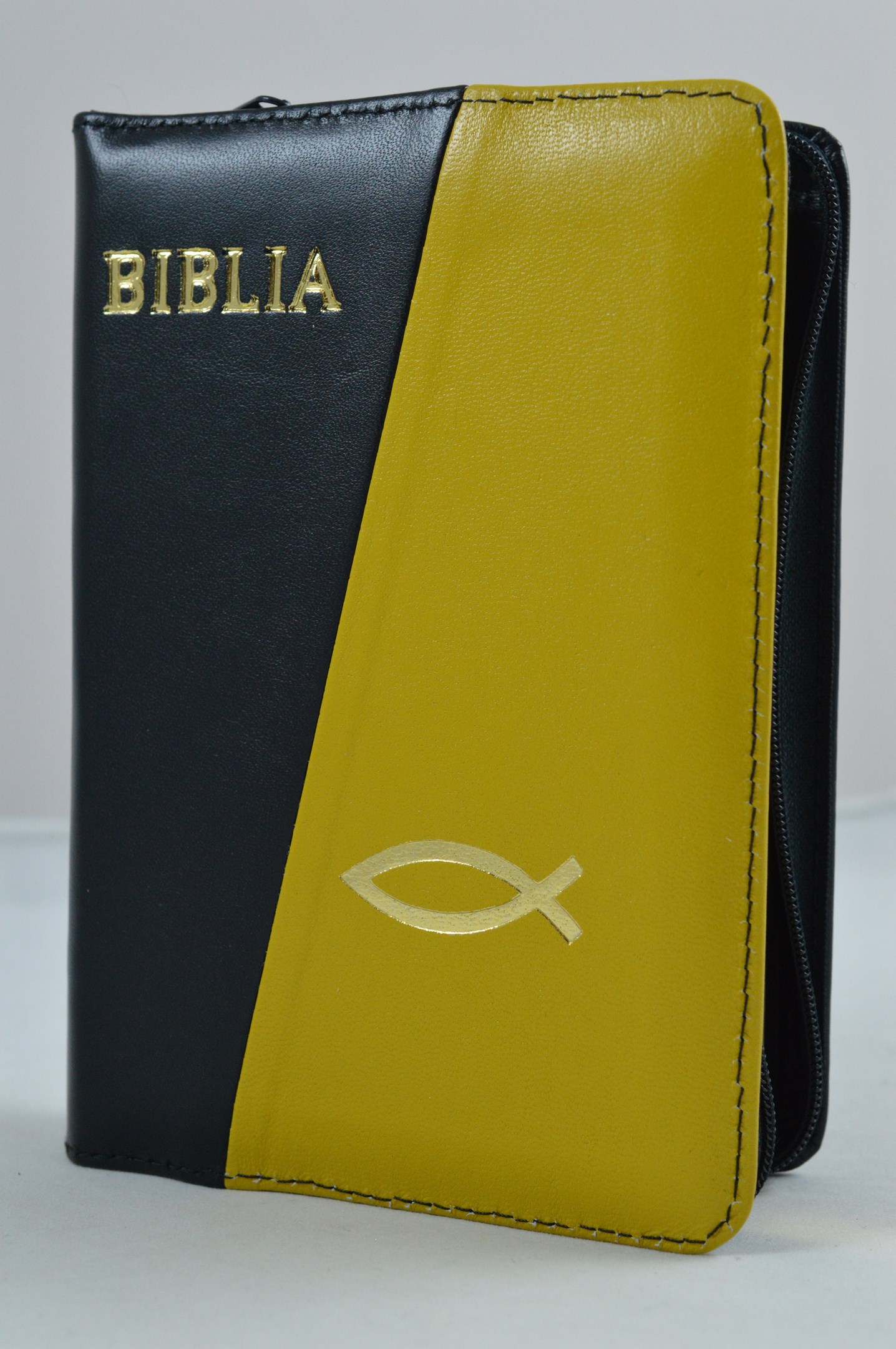 Biblia format mic, din piele, culoare negru-galben , index, fermoar, margini aurii, simbol - peste, cuv. lui Isus in rosu [047 PFI]