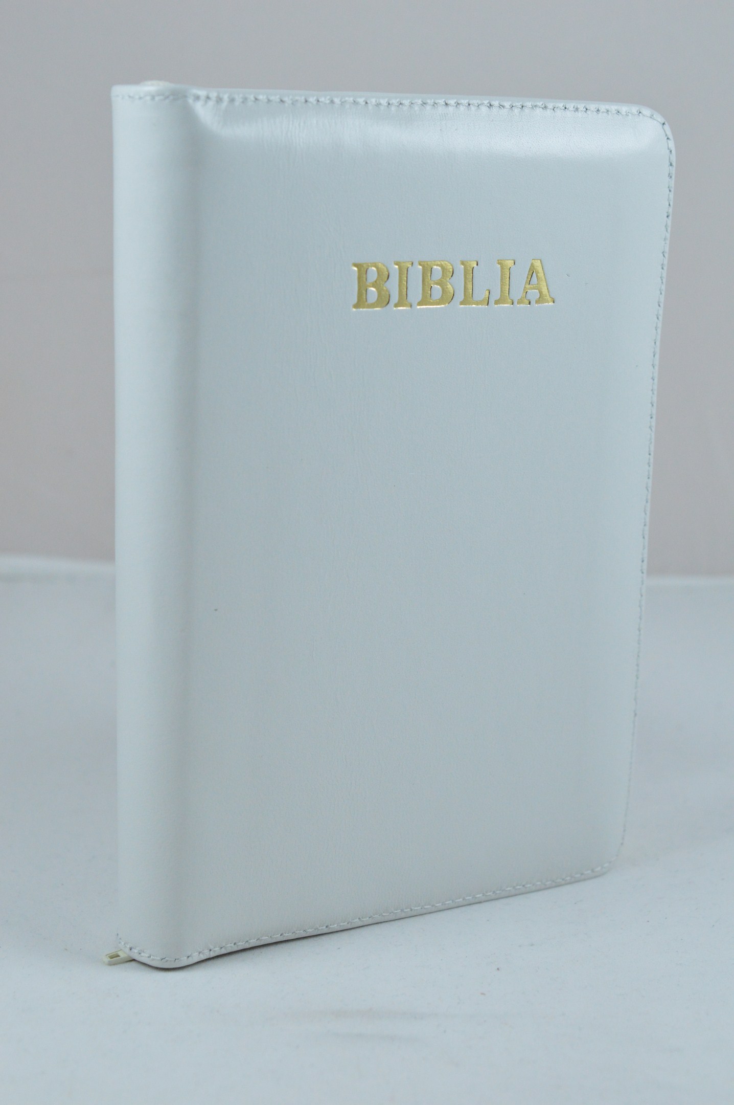 Biblie din piele, marime medie, alba, fermoar, index, margini aurii, cuv. lui Isus cu rosu [SB 057 PFI]