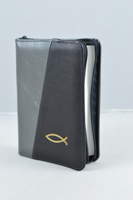 Biblie din piele, mica, gri metalizat/negru, fermoar, margini albe,simbol peste, cuv. lui Isus in rosu [043 PF]