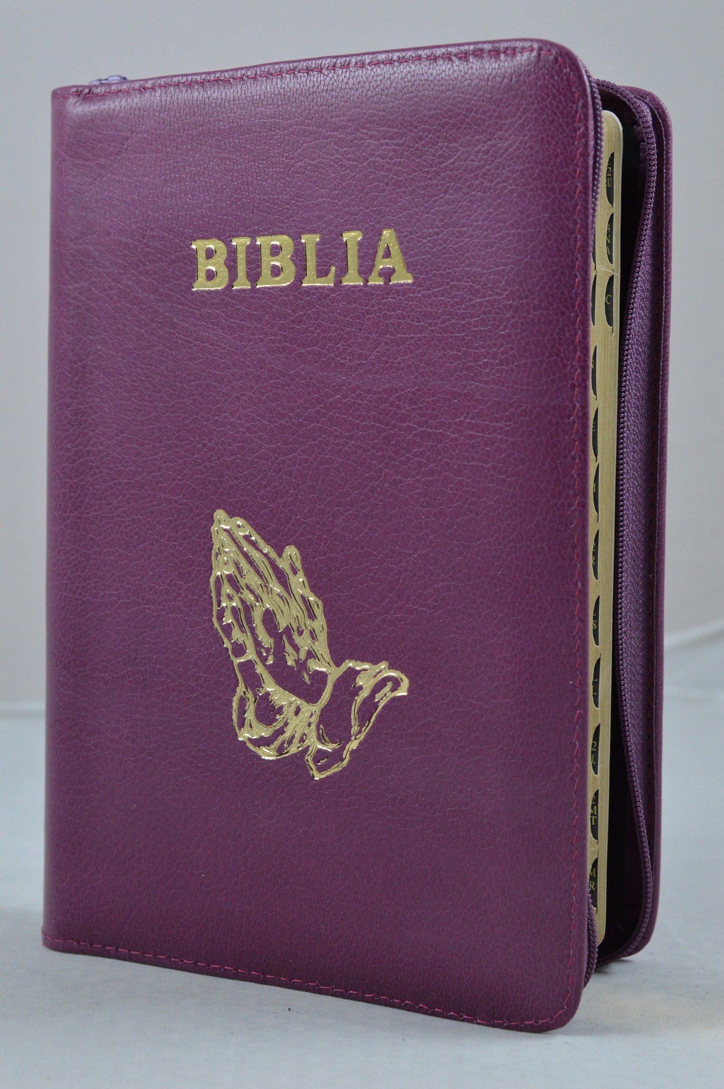 Biblie din piele, marime medie,mov, fermoar, index, simbol maini in ruga margini aurii, cuv. lui Isus cu rosu [SB 057 PFI]