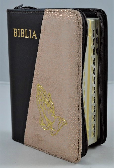 Biblia format mic, din piele, culoare maro/roz pal cu imprimeu, index, fermoar, margini aurii, cu maini in ruga, cuv. lui Isus in rosu [047 PFI]