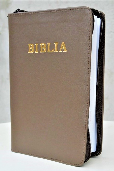 Szent Biblia - forditotta Karoli Gaspar (Biblia in lb. maghiara, marime medie, piele, maro, fermoar) Szent Biblia - forditotta Karoli Gaspar (Biblia in lb. maghiara, marime medie, piele, maro, fermoar)