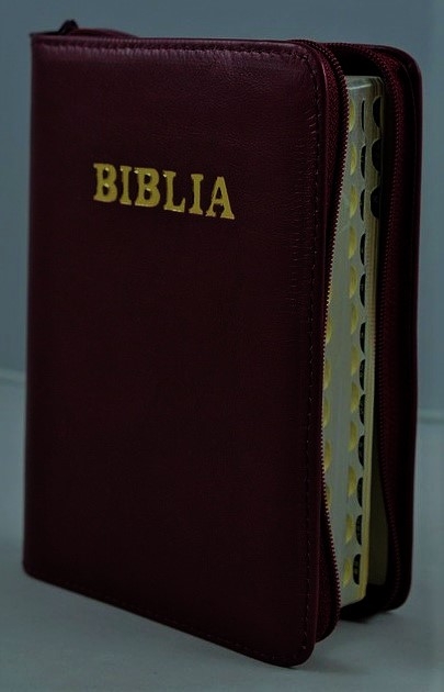 Biblia format mic, din piele, culoare visiniu inchis, index, fermoar, margini aurii, cuv. lui Isus in rosu [047 PFI]