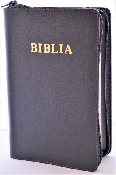 Biblia NTR (Noua Traducere), coperta piele, gri, fermoar, argintata - editia 3 revizuita Biblia NTR (Noua Traducere), coperta piele, gri, fermoar, argintata - editia 3 revizuita