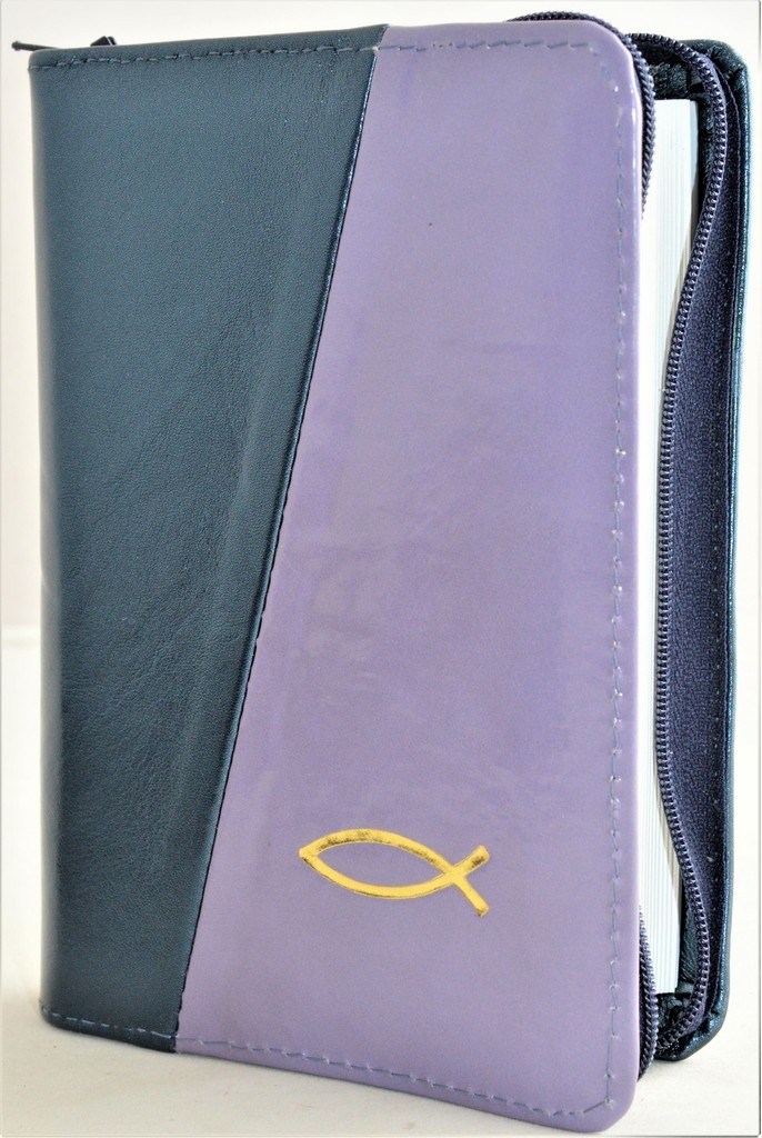 Biblie din piele, mica, culoare bleumarin sidefat / nuanta lila, fermoar, margini albe, simbolul peste, cuv. lui Isus in rosu [043 PF]