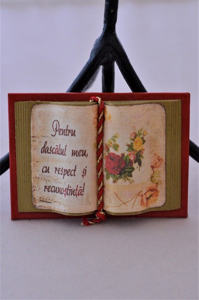 Carte decorativa magnetica - Pentru dascalul meu... (5x7 cm) Carte decorativa magnetica - Pentru dascalul meu... (5x7 cm)