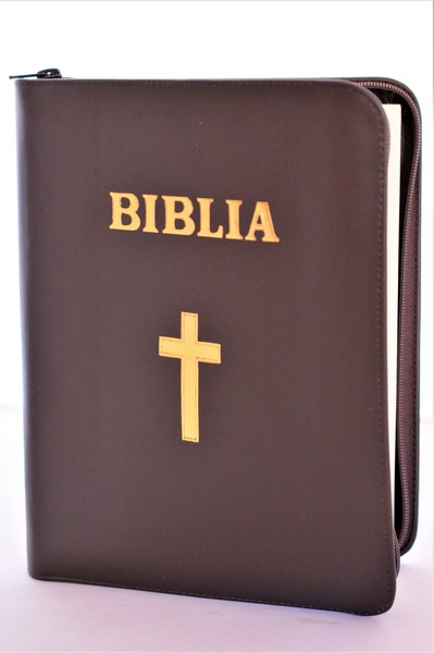 Biblia Ortodoxa - traducere Bartolomeu Anania, marime mare, coperta din piele, maro, fermoar simbol cruce (cu aprobarea Sf. Sinod) Biblia Ortodoxa - traducere Bartolomeu Anania, marime mare, coperta din piele, maro, fermoar simbol cruce (cu aprobarea Sf. Sinod)