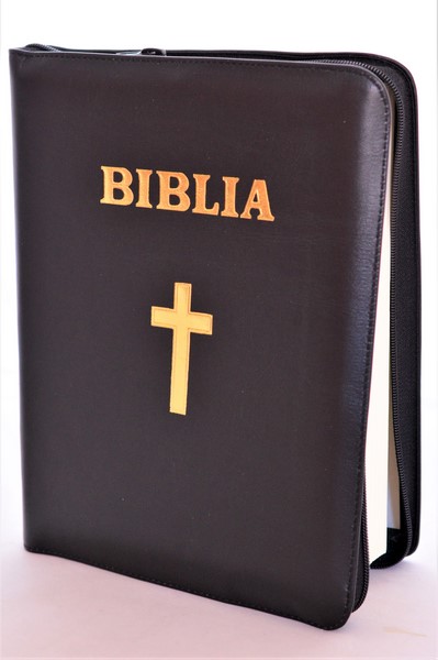 Biblia Ortodoxa - traducere Bartolomeu Anania, marime mare, coperta din piele, neagra, fermoar simbol cruce (cu aprobarea Sf. Sinod) Biblia Ortodoxa - traducere Bartolomeu Anania, marime mare, coperta din piele, neagra, fermoar simbol cruce (cu aprobarea Sf. Sinod)