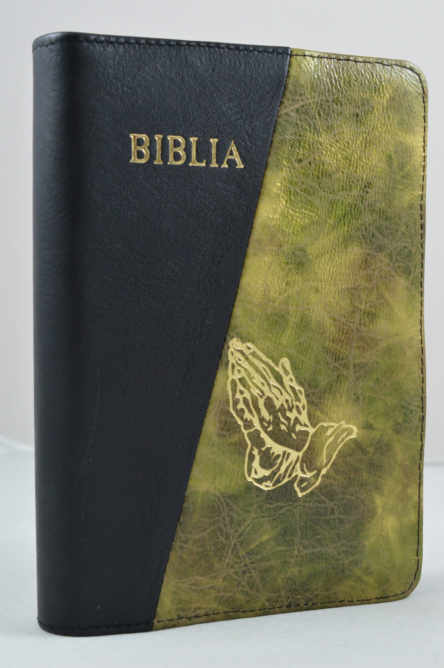 Biblia din piele, marime medie, negru/army, fermoar, simbol maini in ruga, cuv. lui Isus cu rosu [053]