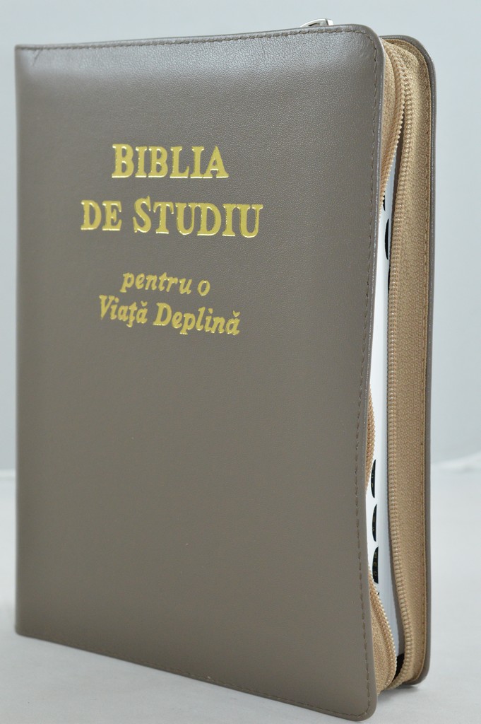 Biblia de studiu pentru o viata deplina, cu concordanta si explicatiii, fermoar, nuanta de maro, index, margini albe Biblia de studiu pentru o viata deplina, cu concordanta si explicatiii, fermoar, nuanta de maro, index, margini albe
