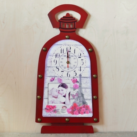 Ceas de perete  lampa rosie (29.5x59x3.5cm) Ceas de perete  lampa rosie (29.5x59x3.5cm)