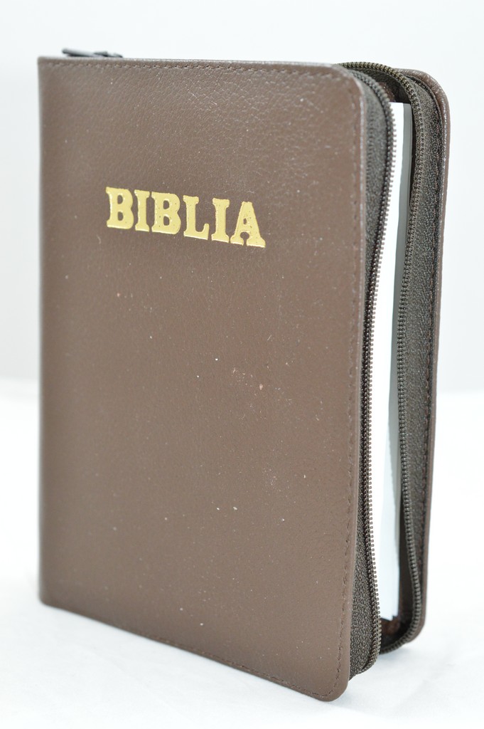 Biblie din piele, mica, maro inchis , fermoar, margini albe, cuv. lui Isus in rosu [043 PF]