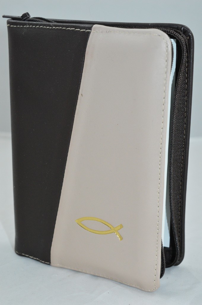 Biblie din piele, mica, maro inchis / nuanta maro , fermoar, margini albe, simbolul peste, cuv. lui Isus in rosu [043 PF]