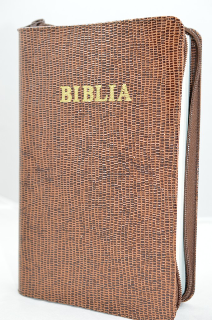Biblia NTR (Noua Traducere), coperta piele, maro texturat , fermoar, argintata - editia 3 revizuita Biblia NTR (Noua Traducere), coperta piele, maro texturat , fermoar, argintata - editia 3 revizuita