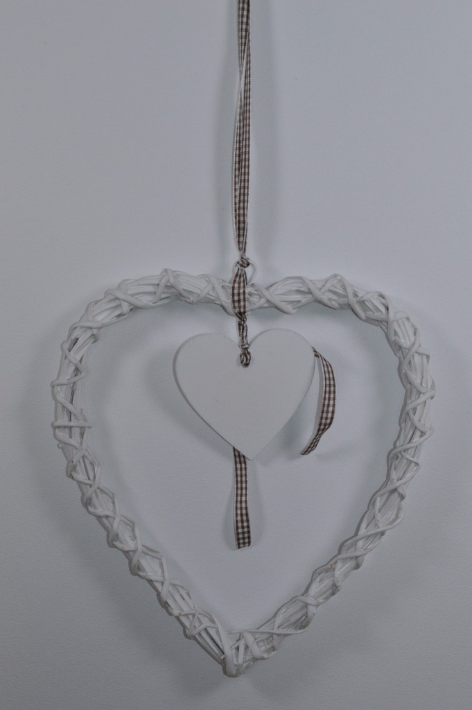 Decoratiune - inima alba Decoratiune - inima alba