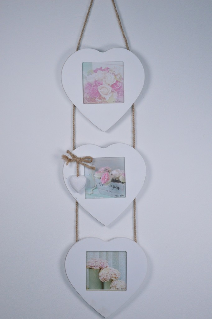 Rama foto multipla cu inimi - alba Rama foto multipla cu inimi - alba